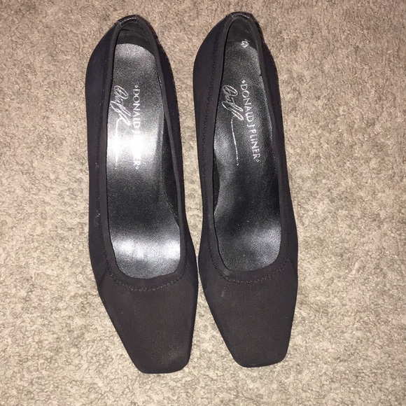 Donald J Pliner Seana Black Fabric Kitten Heels - Picture 3 of 6